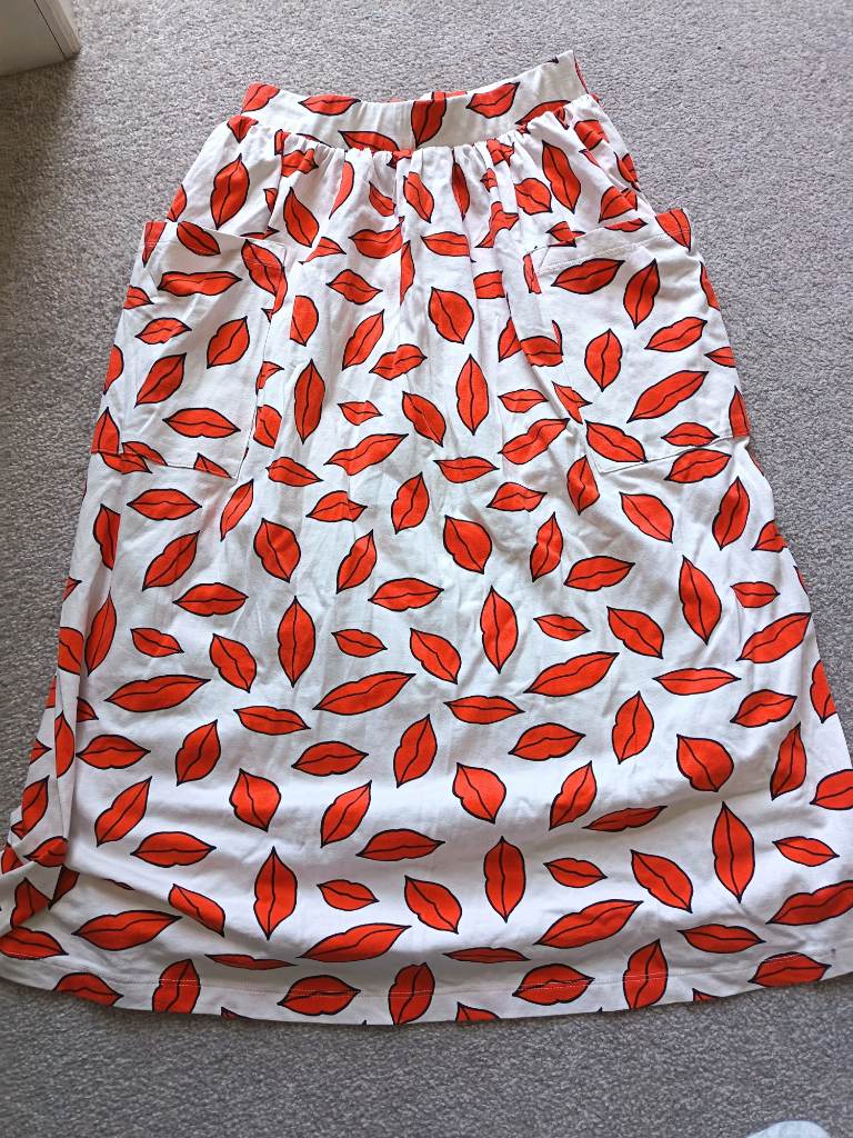 Asos lips print floaty white and red skirt size 6
