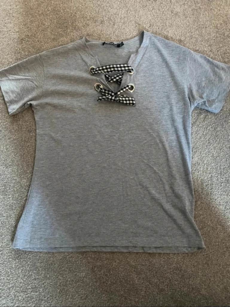 Boohoo grey Tshirt with gingham ribbon tie size 10