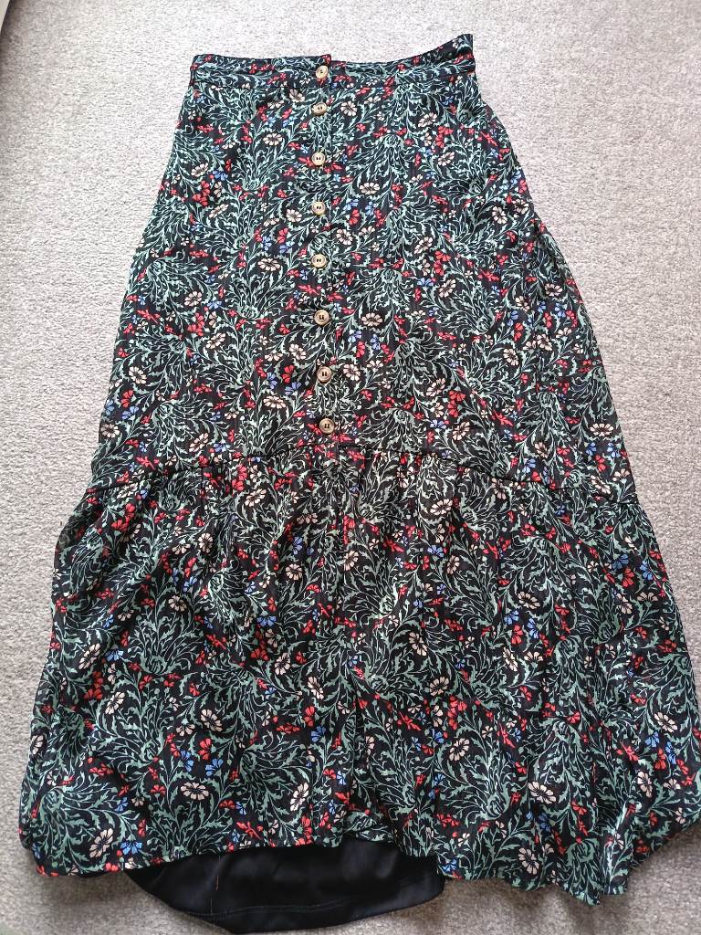 Vero Moda size XS Floral skirt 4 6 8 black green red