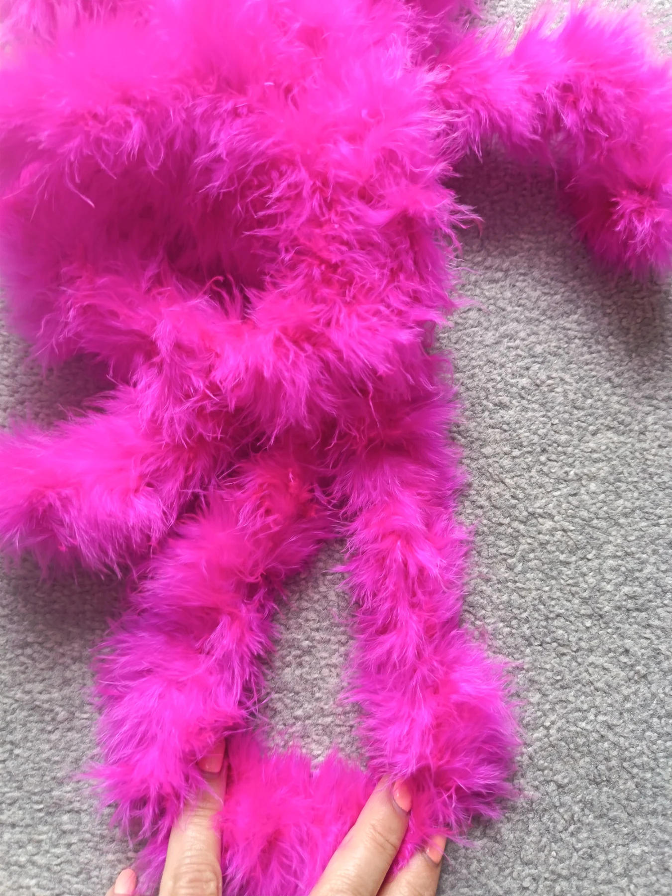 10 metres of fuchsia marabou feather string