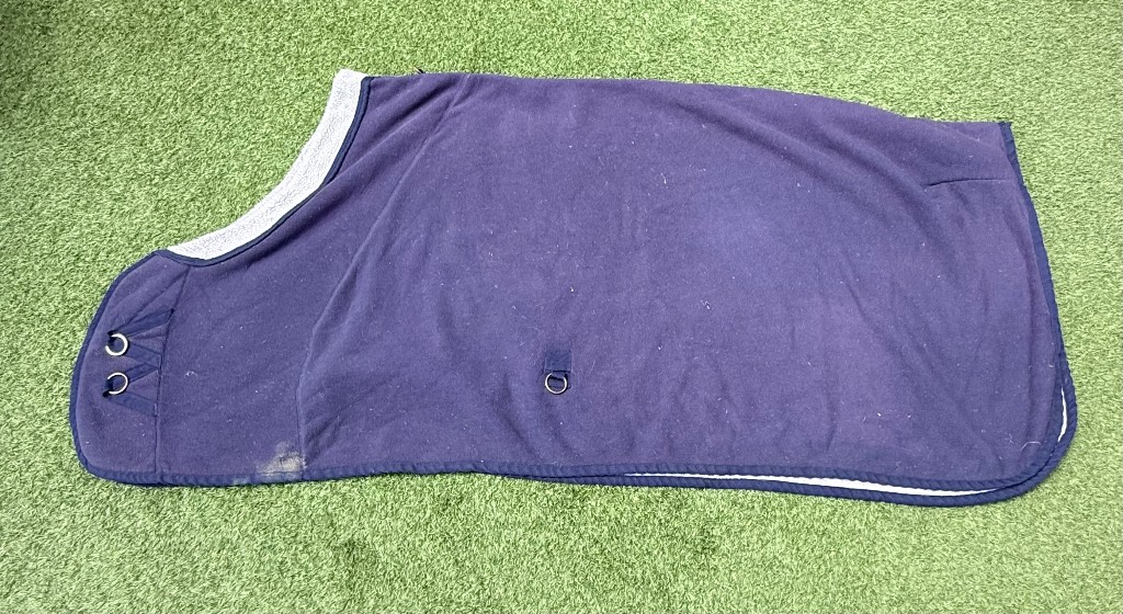 Comfort Zone Classic Wicking Lapel Navy Rug Large