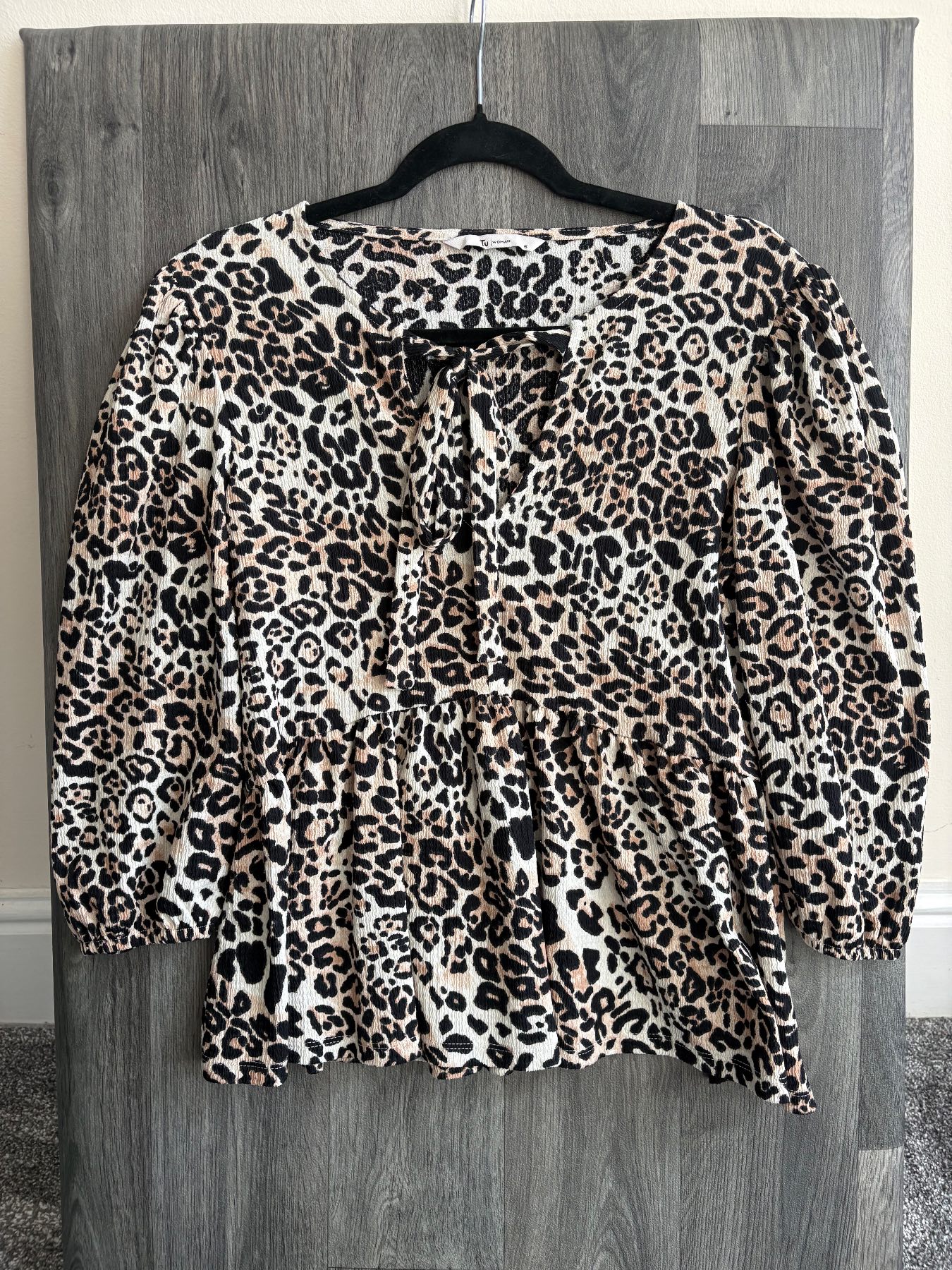Tu Animal Print Front Tie 3/4 Sleeved Blouse Size 6