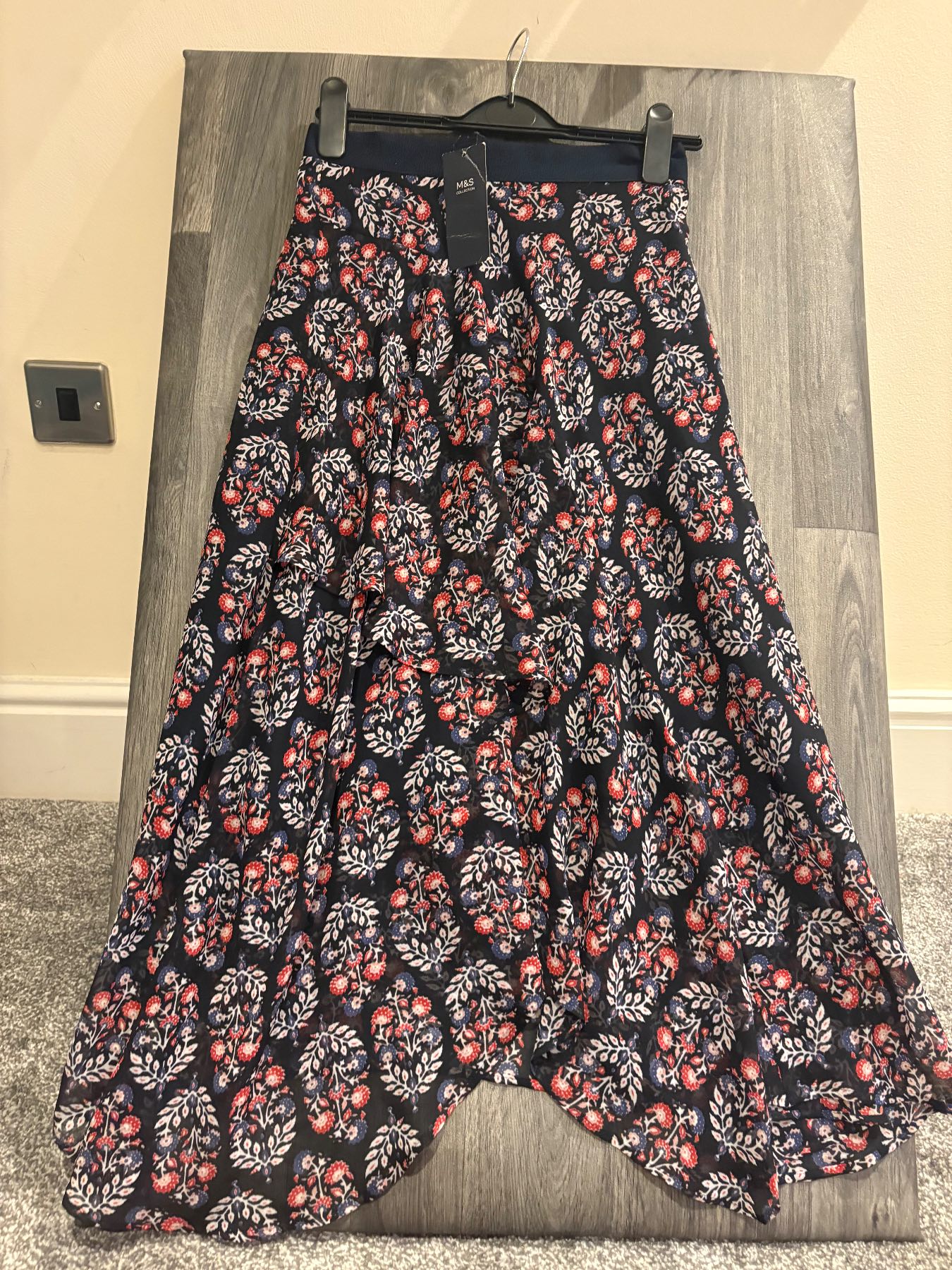 M&S Collection Gorgeous Floral Wavy Skirt- Size 6