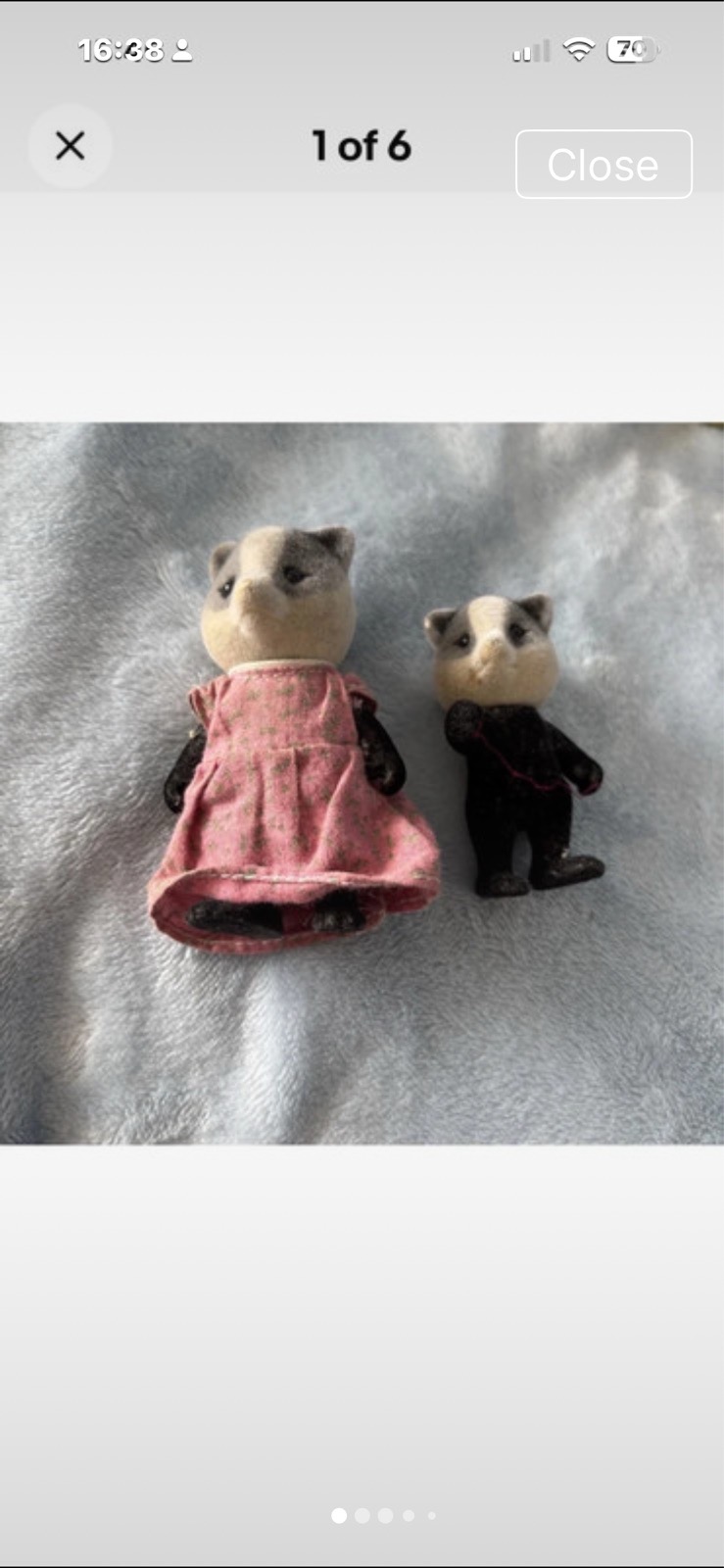 Vintage Sylvanian Underwood Badger Mother Beatrix With Son Family.