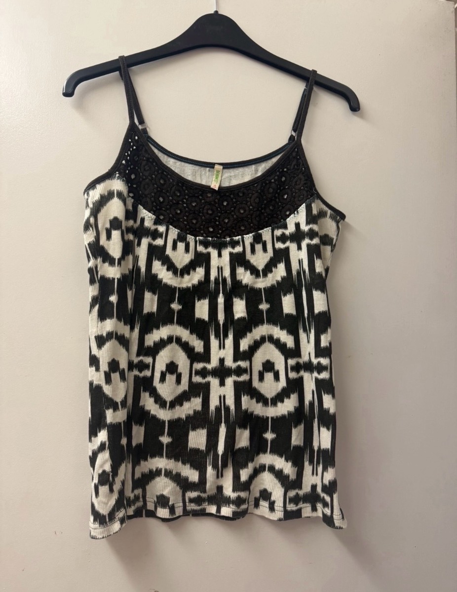 Y2K Vintage DenimCo Black & White Crochet Cami In Size 14.