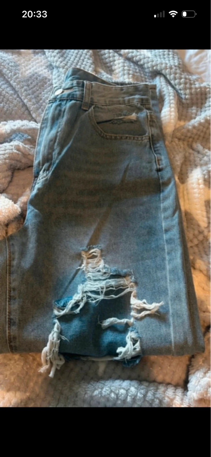 Blue Distressed Denim Jeans – Trendy & Great Condition -size M