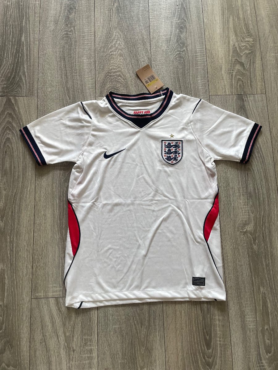 England hop Top size medium