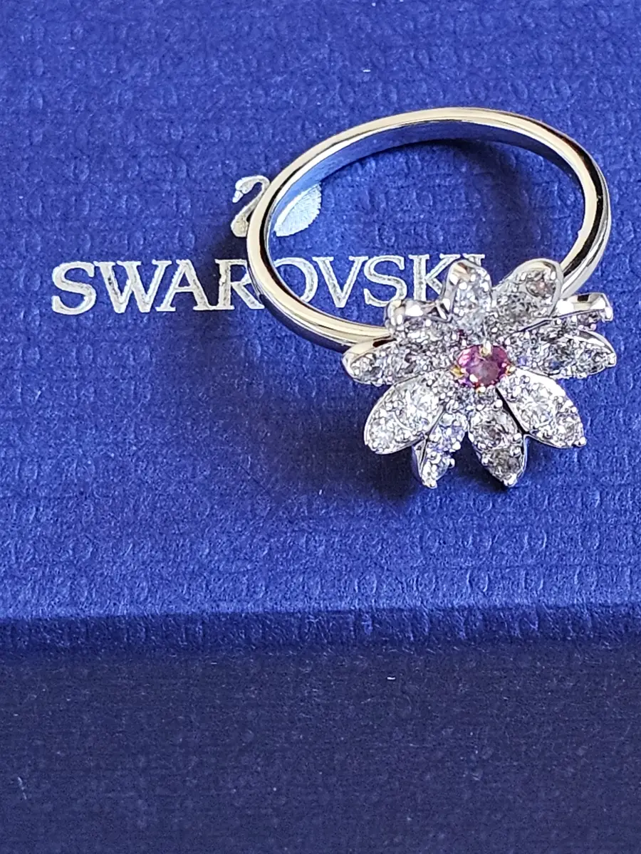 Swarovski RRP £135 Pink Crystal Clear Stones Silver Tone Flower Ring, Size 56