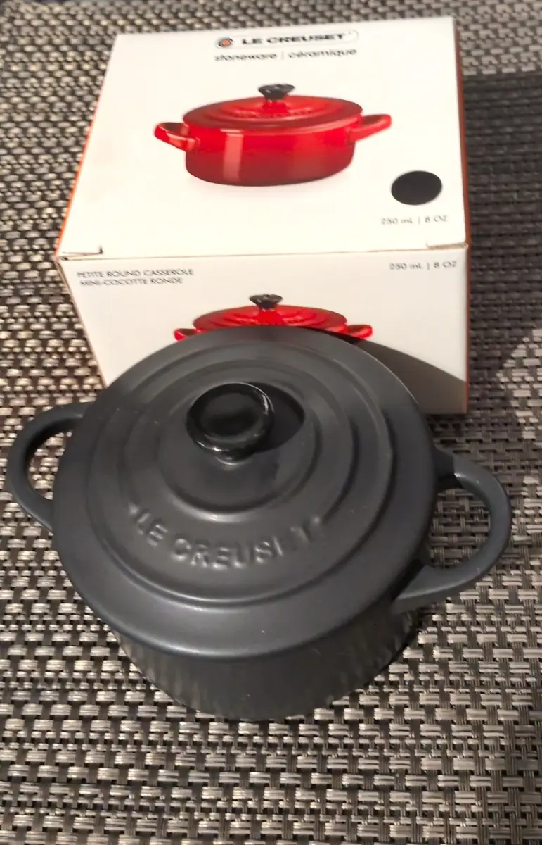 Le Creuset small Round Casserole dishSatin Black Stoneware  250ml 8oz