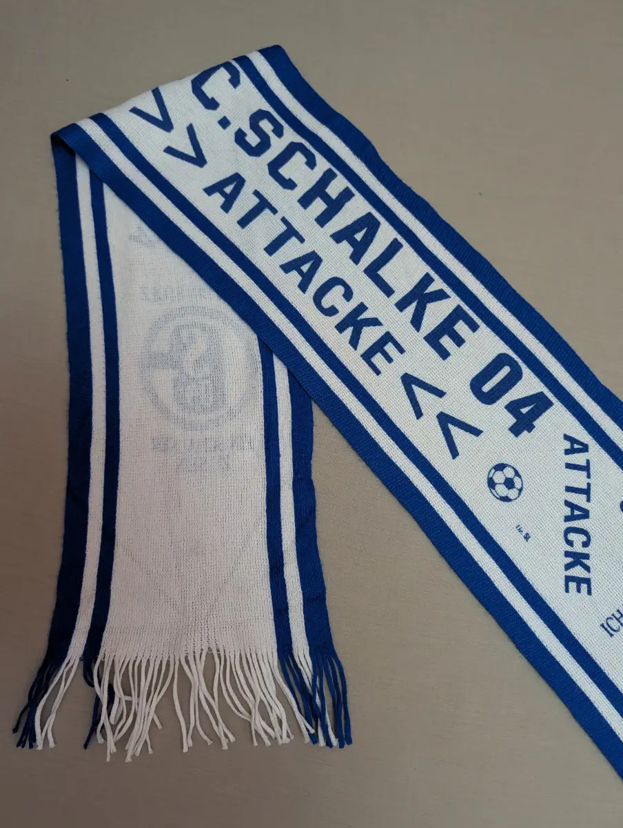 Vintage FC Schalke 04 "Attacke" Knit Football Scarf • S04 Retro Supporter Crest • Blue & White