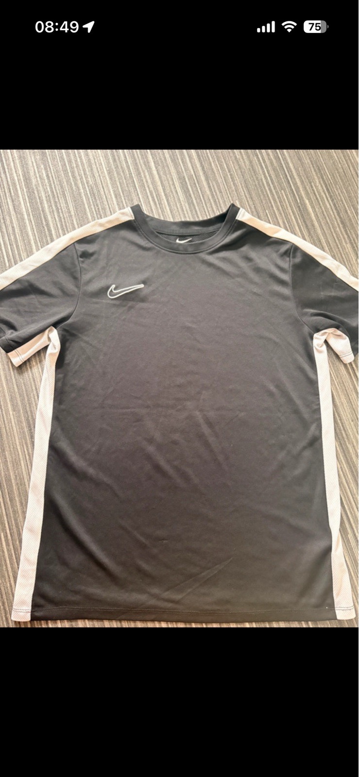 Youth size xl Nike black and white dry fit football training fitness tshirt top 158-170cm