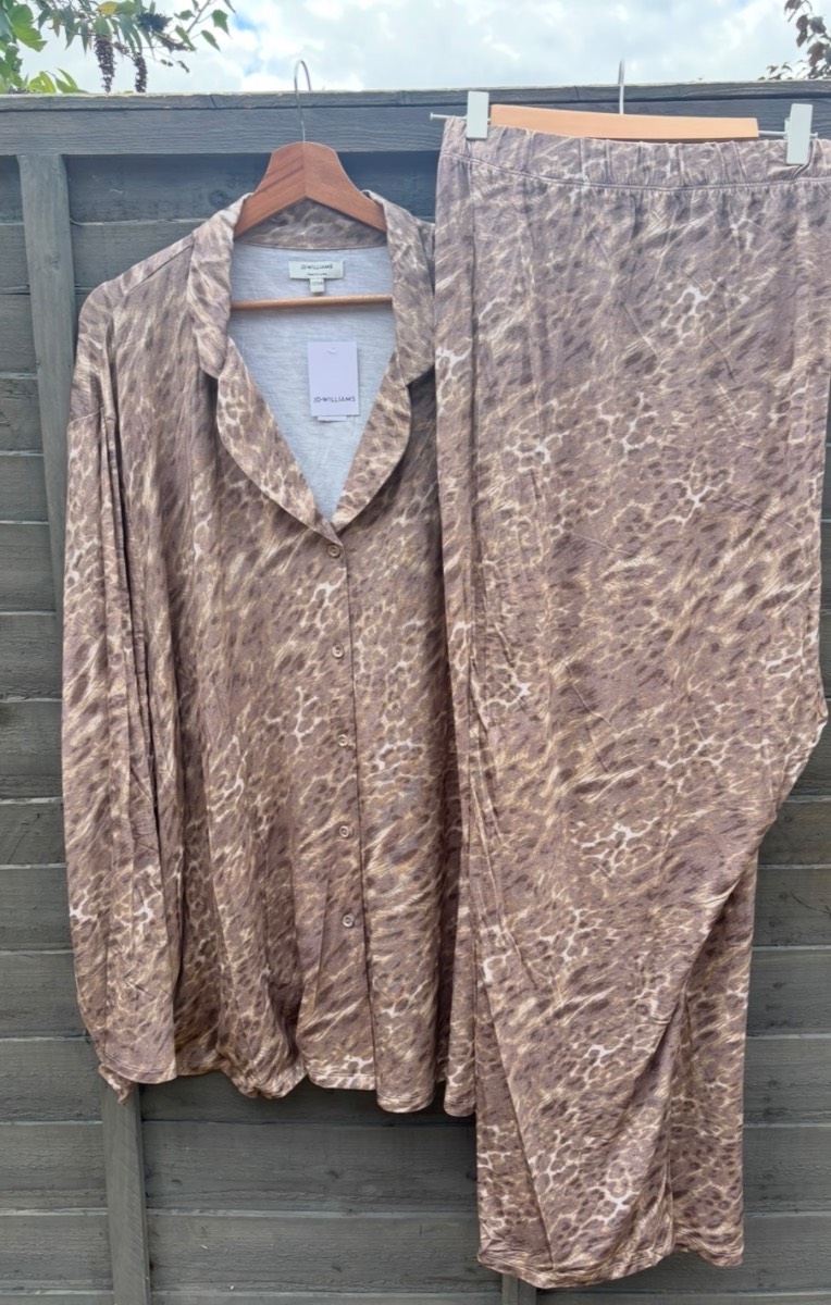 Simplybe pyjamas size 32/34