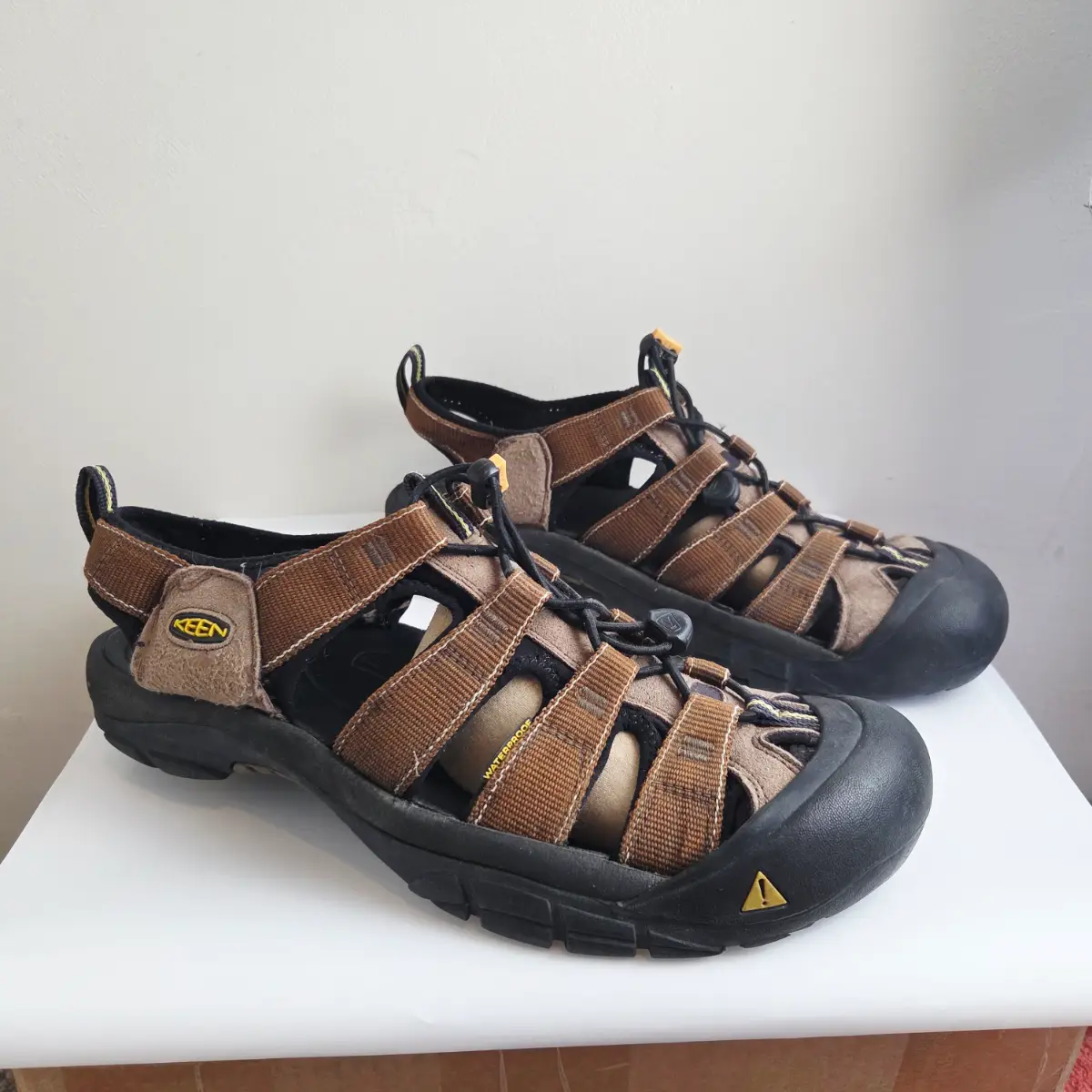 KEEN Newport H2 Sandals Mens UK 12 Brown Hiking Walking Outdoor Beach Holiday