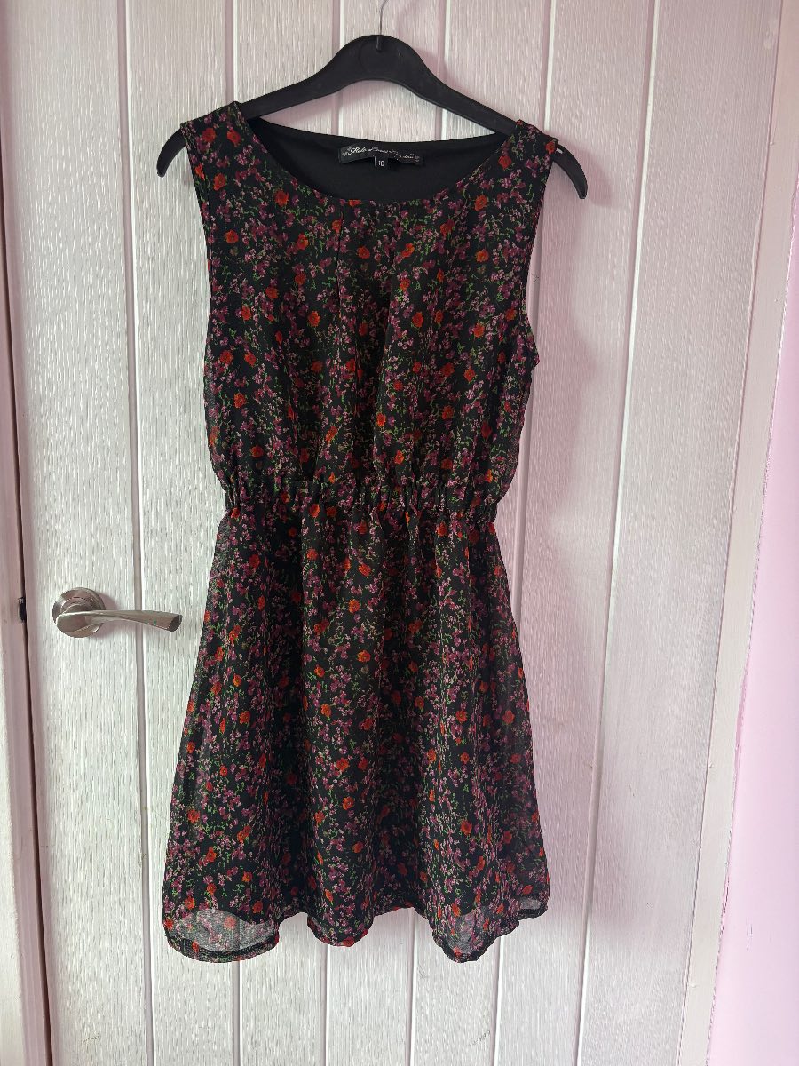 Mela London sleeveless Floral Dress