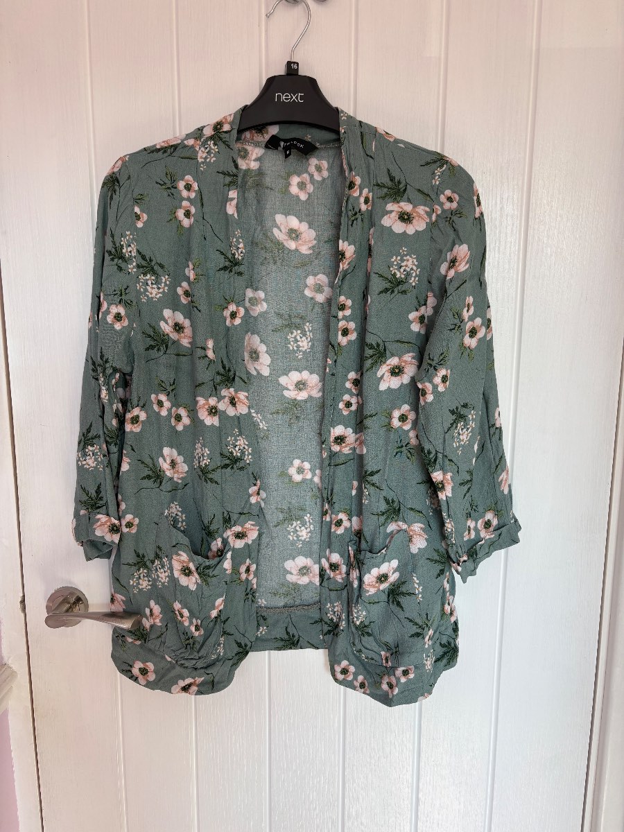 New Look  Floral Kimono Size 10 Nwot