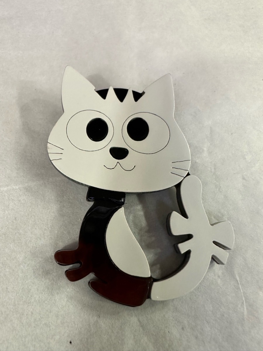 Cat acrylic brooch