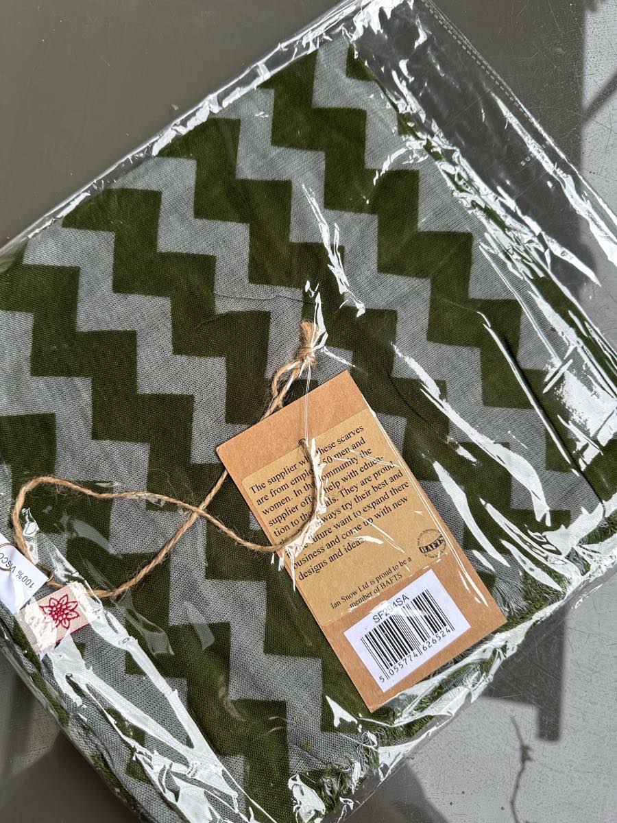 Zig Zag viscose long scarf green