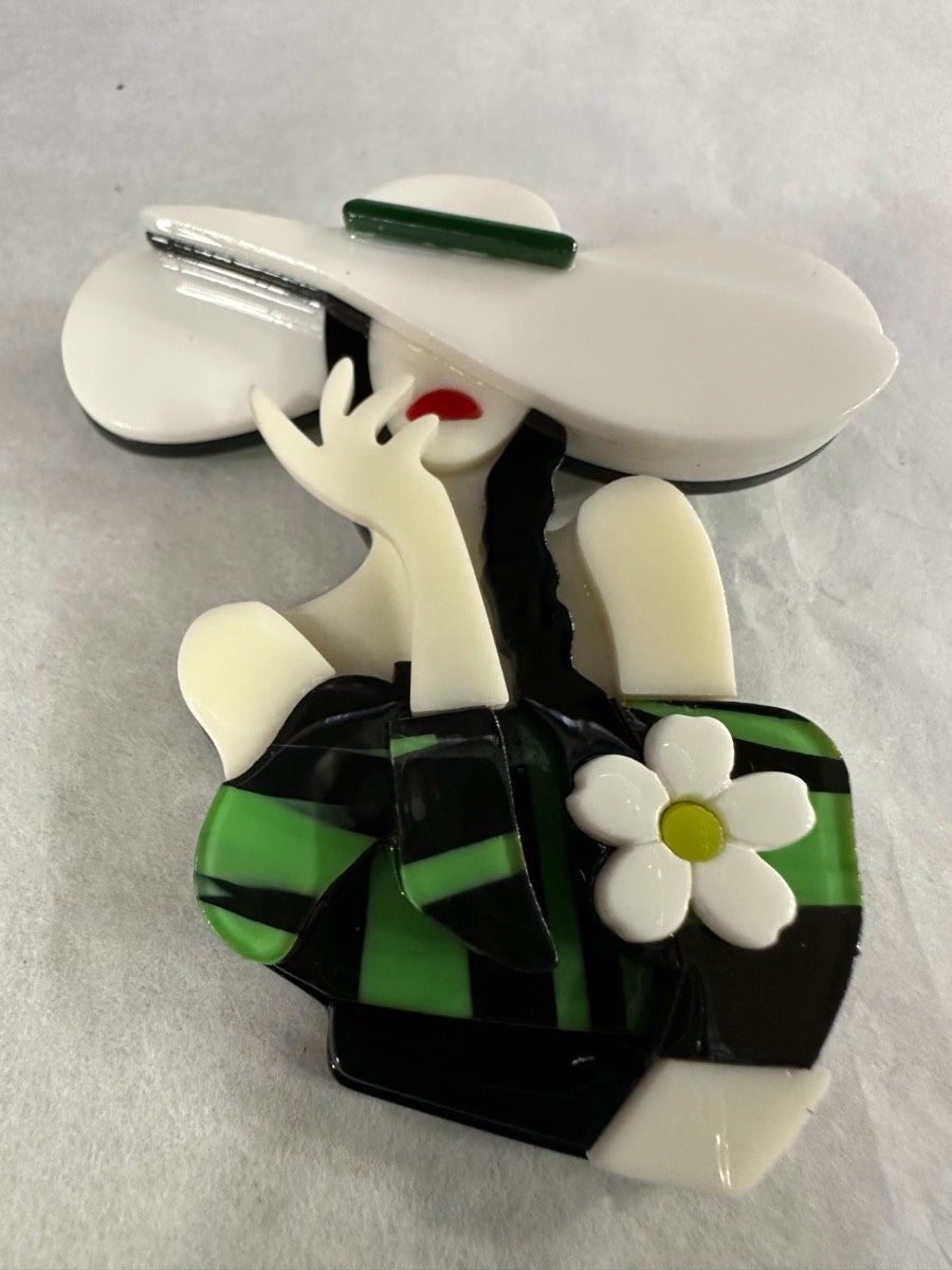 Lady with brimmed hat acrylic brooch