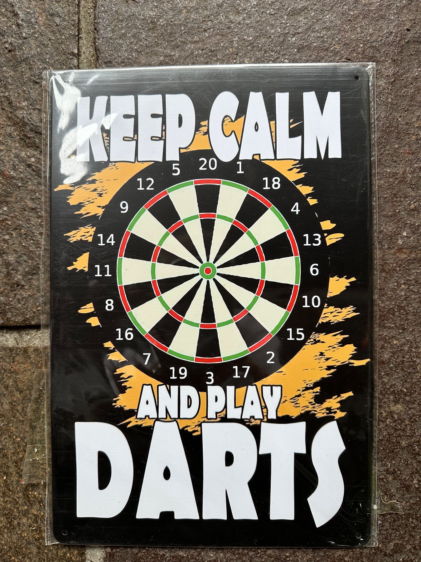 Keep calmAnd play darts metal sign