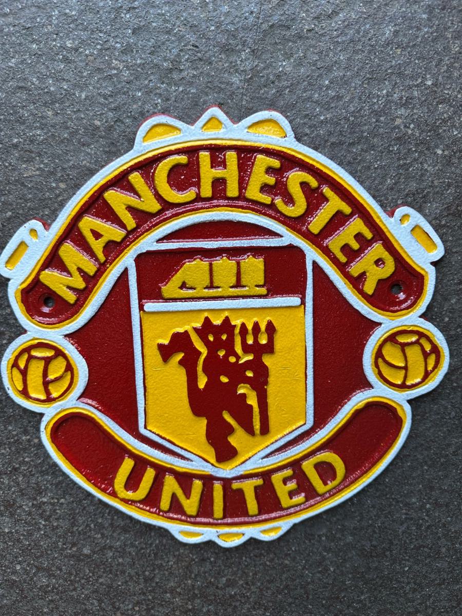 Manchester United cast iron sign