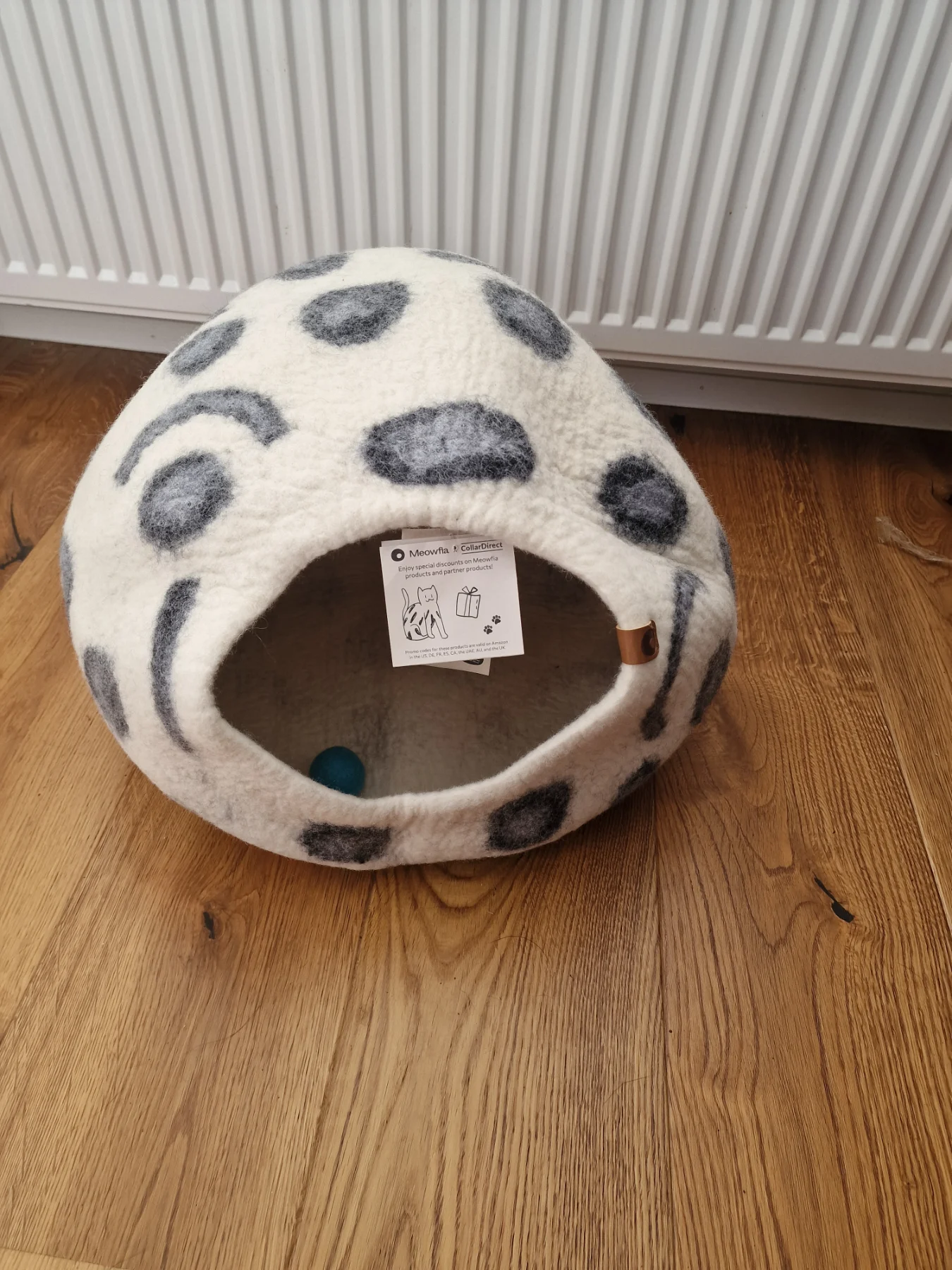 Cat Cave - Merino Wool Bed for Indoor Cats