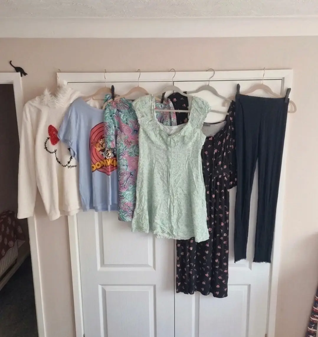 Clothing bundle (*read description*)