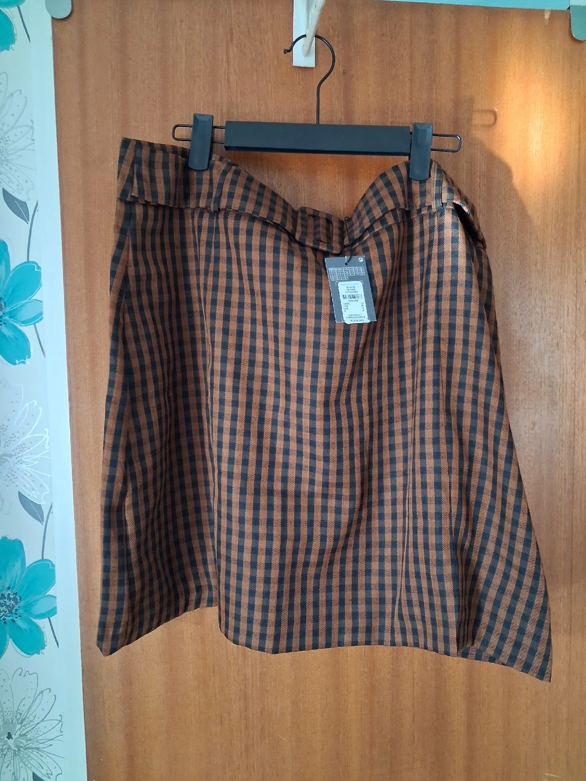 Ladies skirt size 18