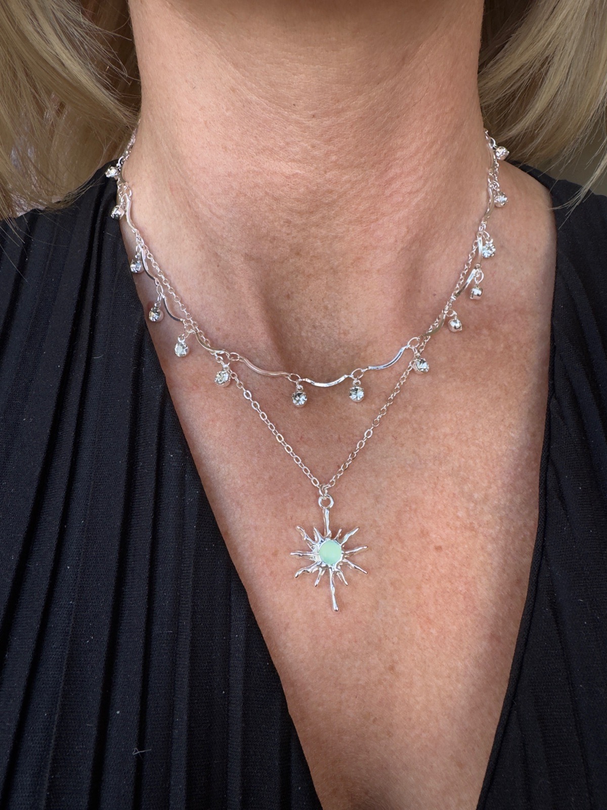 Beautiful double layered necklace with central pendant