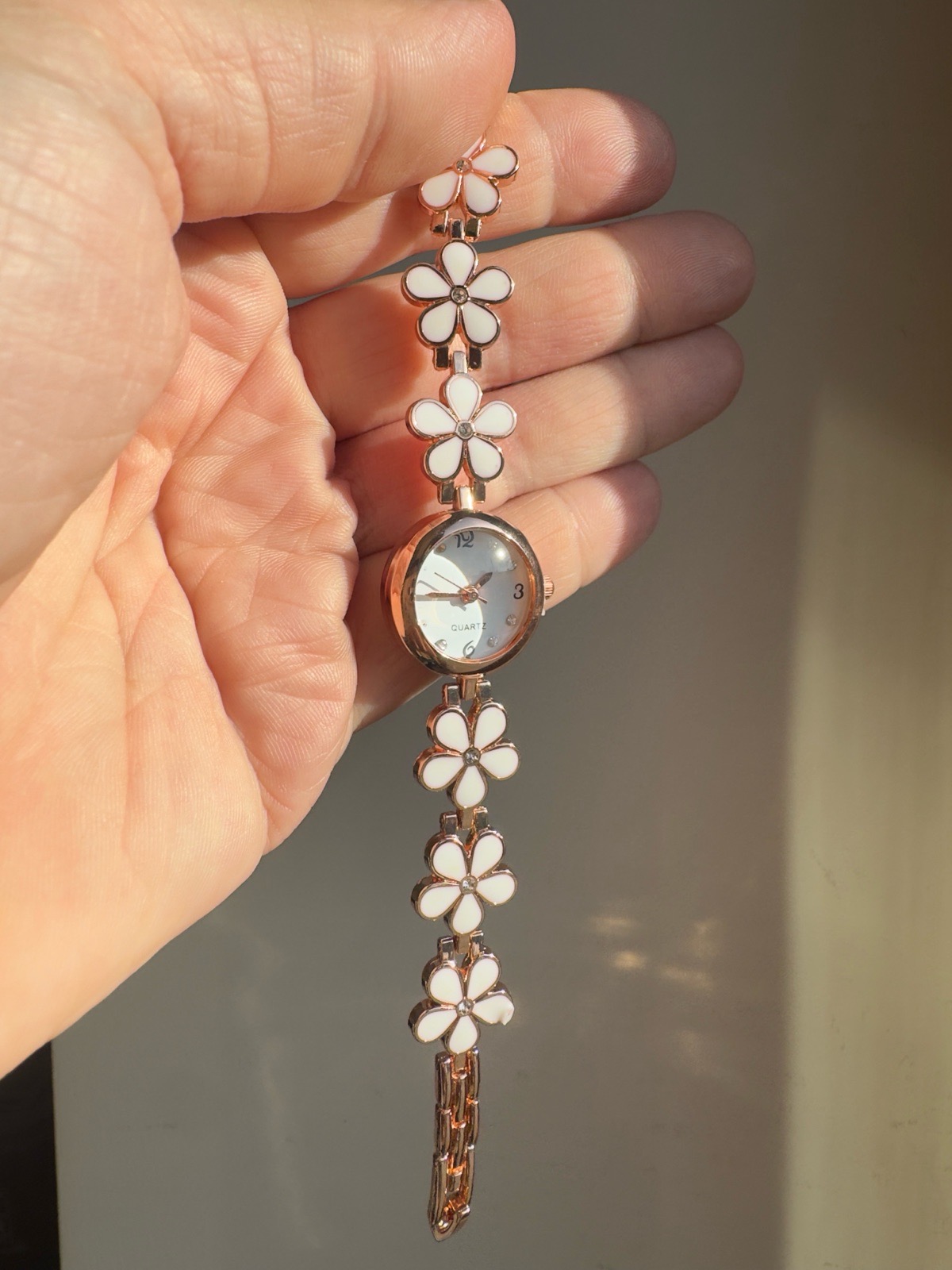 Wrist Watch for ladies with daisies