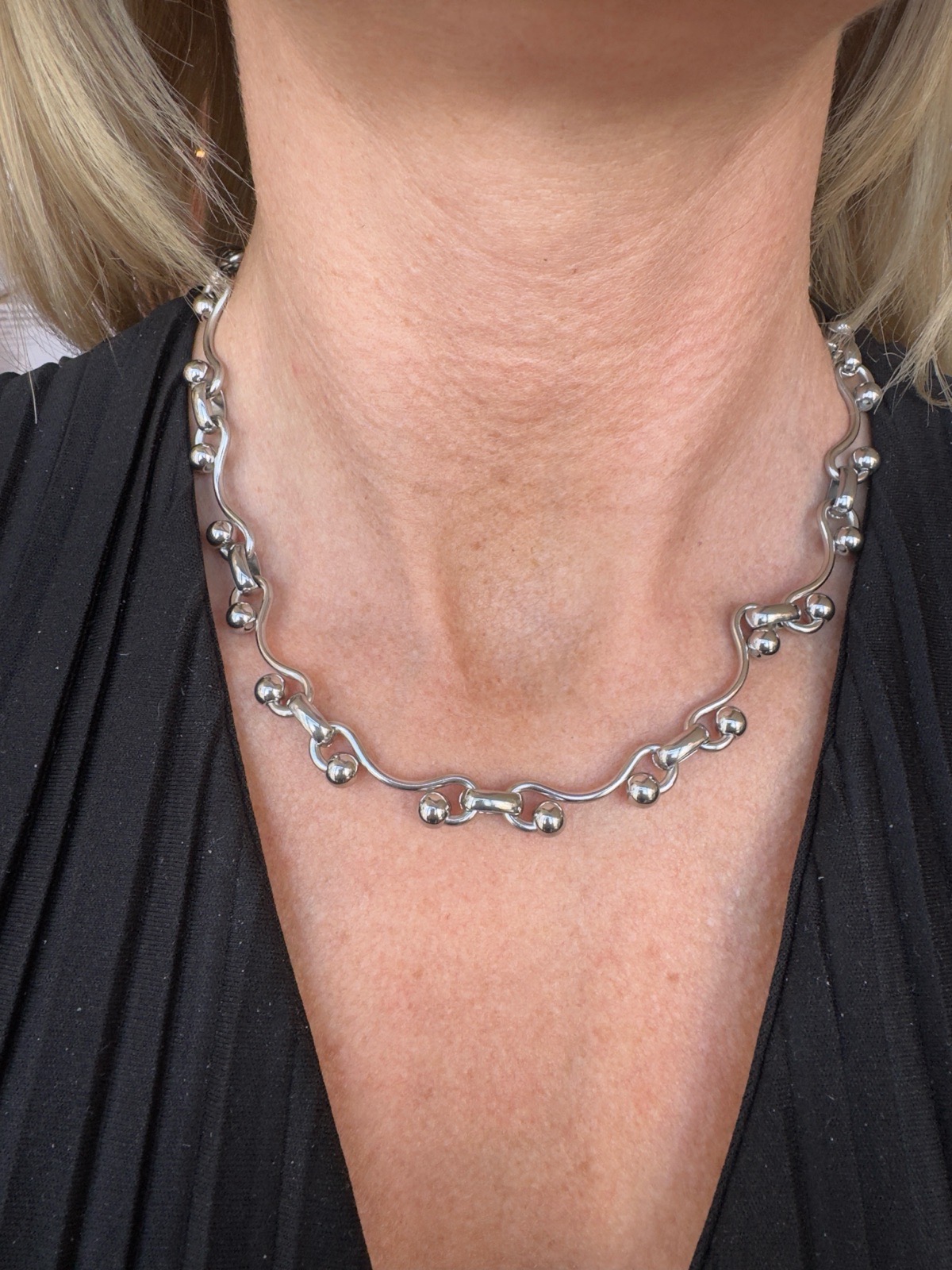 Beautiful titanium steel necklace with irregular design