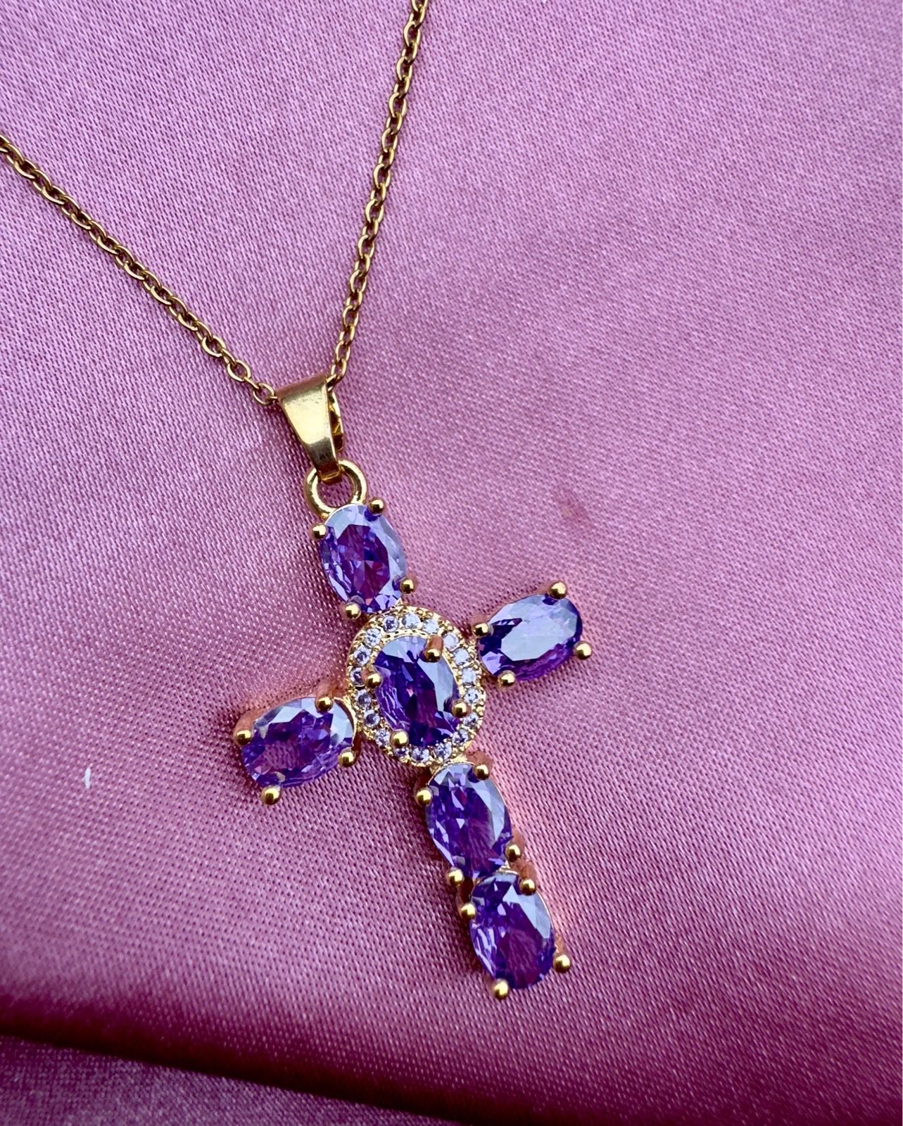 Elecroplated necklace with cross in purple cubic zirconia