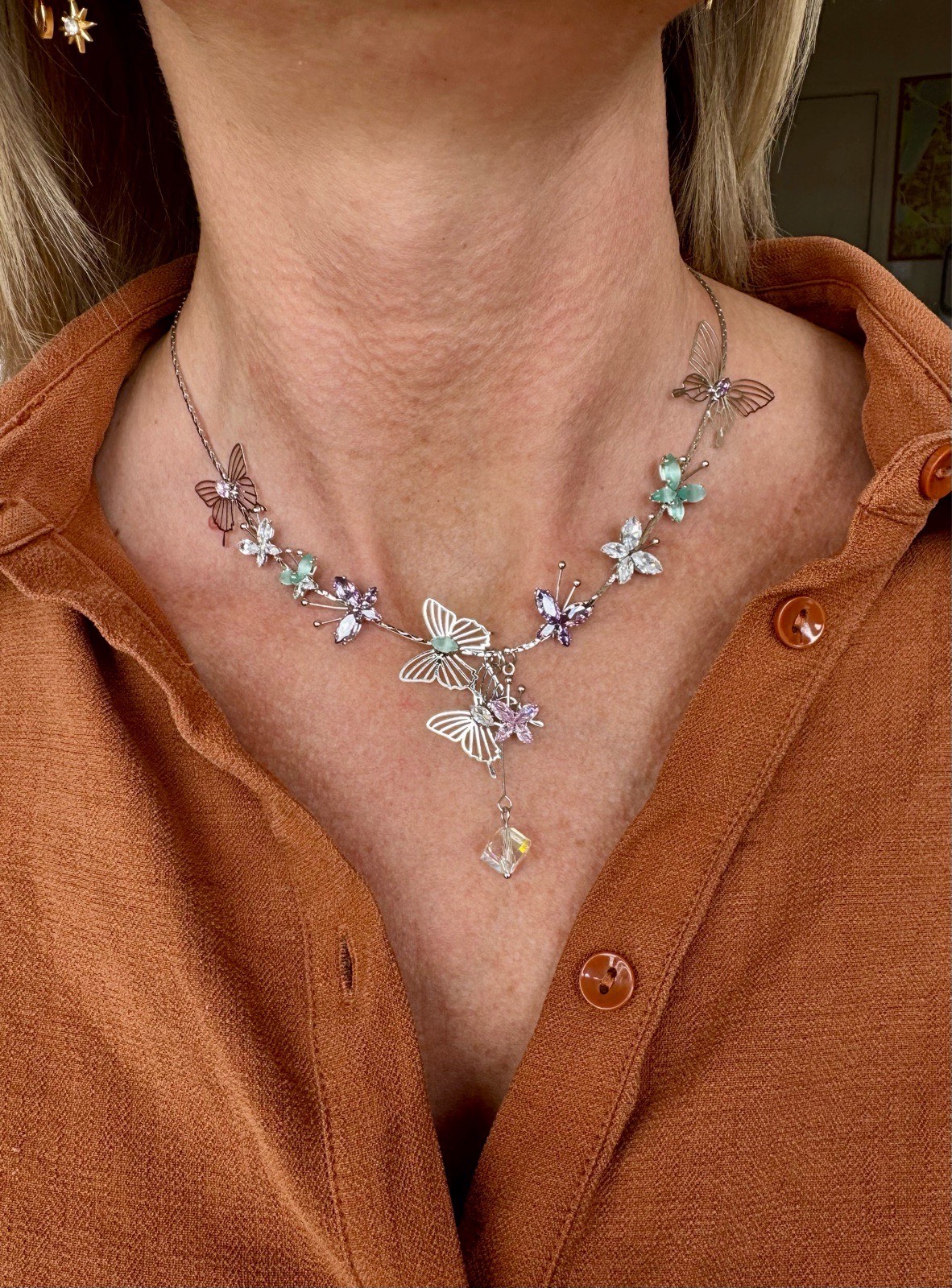 Beautiful necklace with butterflies details