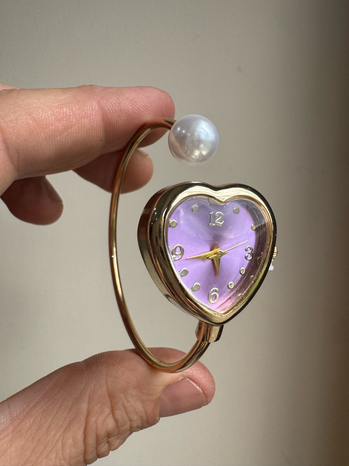 Beautiful wrist watch for ladies