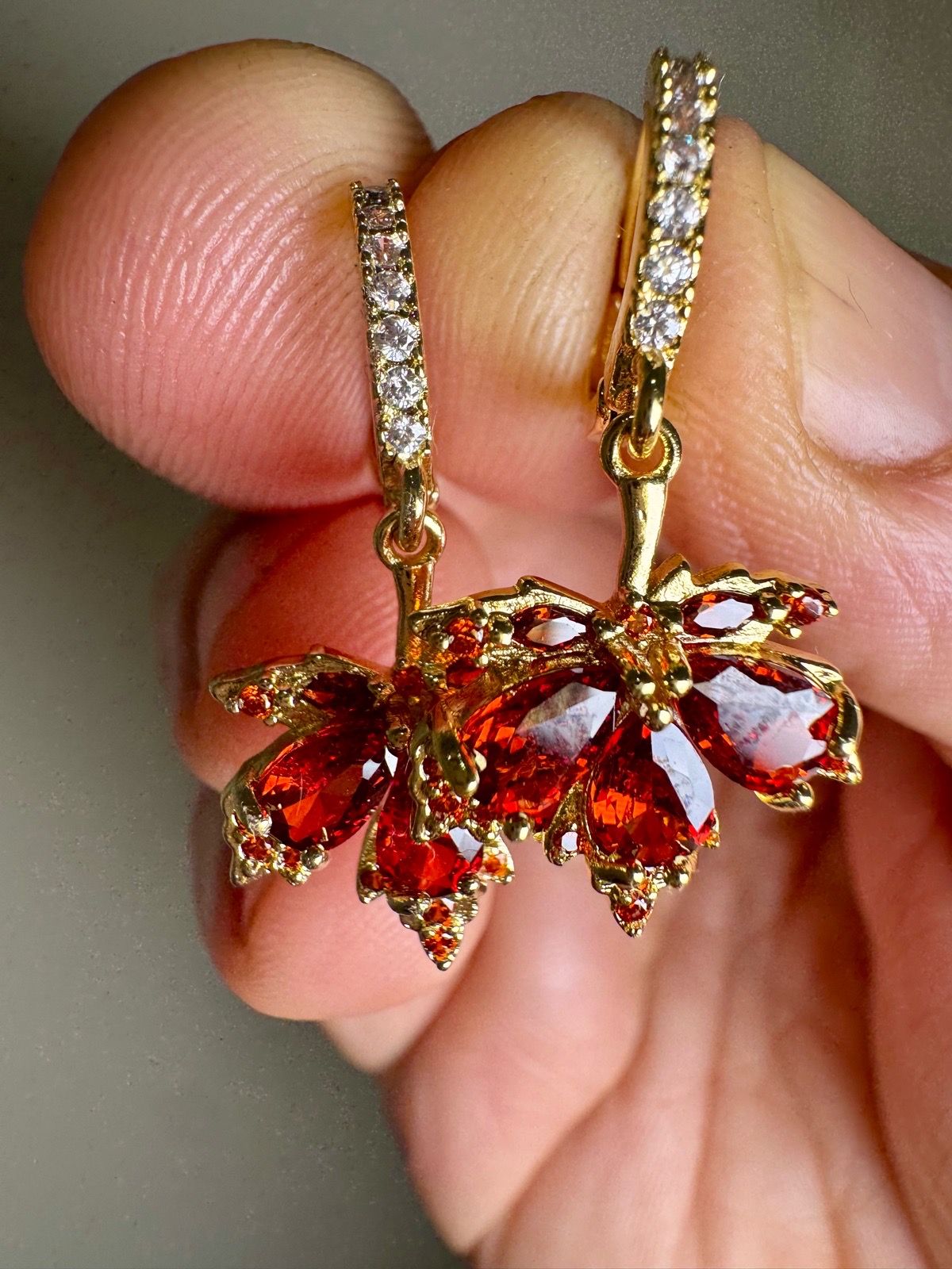 Beautiful maple leaves earrings