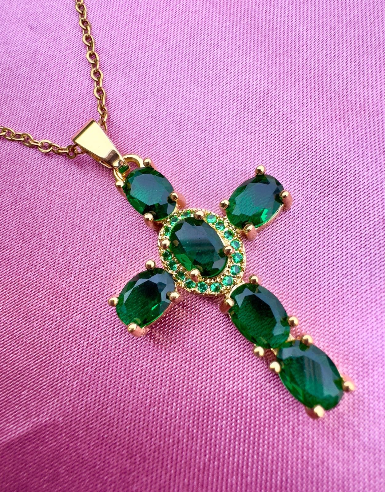 Beautiful cross pendant necklace in green