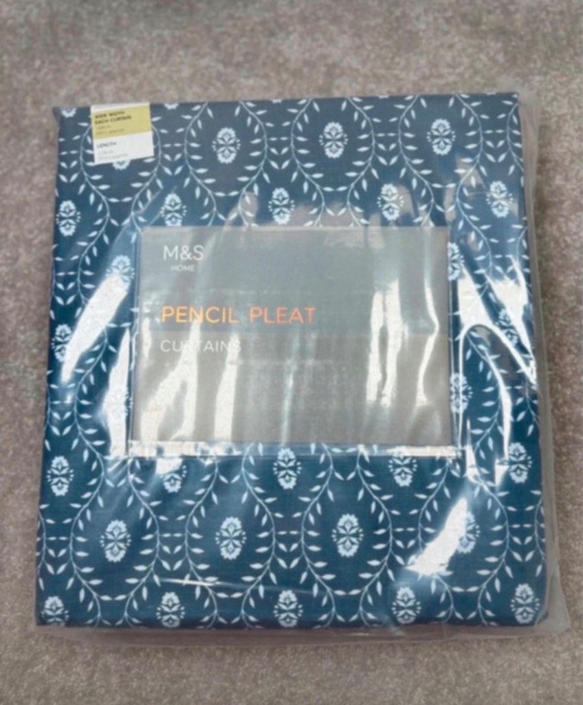 M&S blue & white patterned pencil pleat curtains 168x229cm 66x90 inch