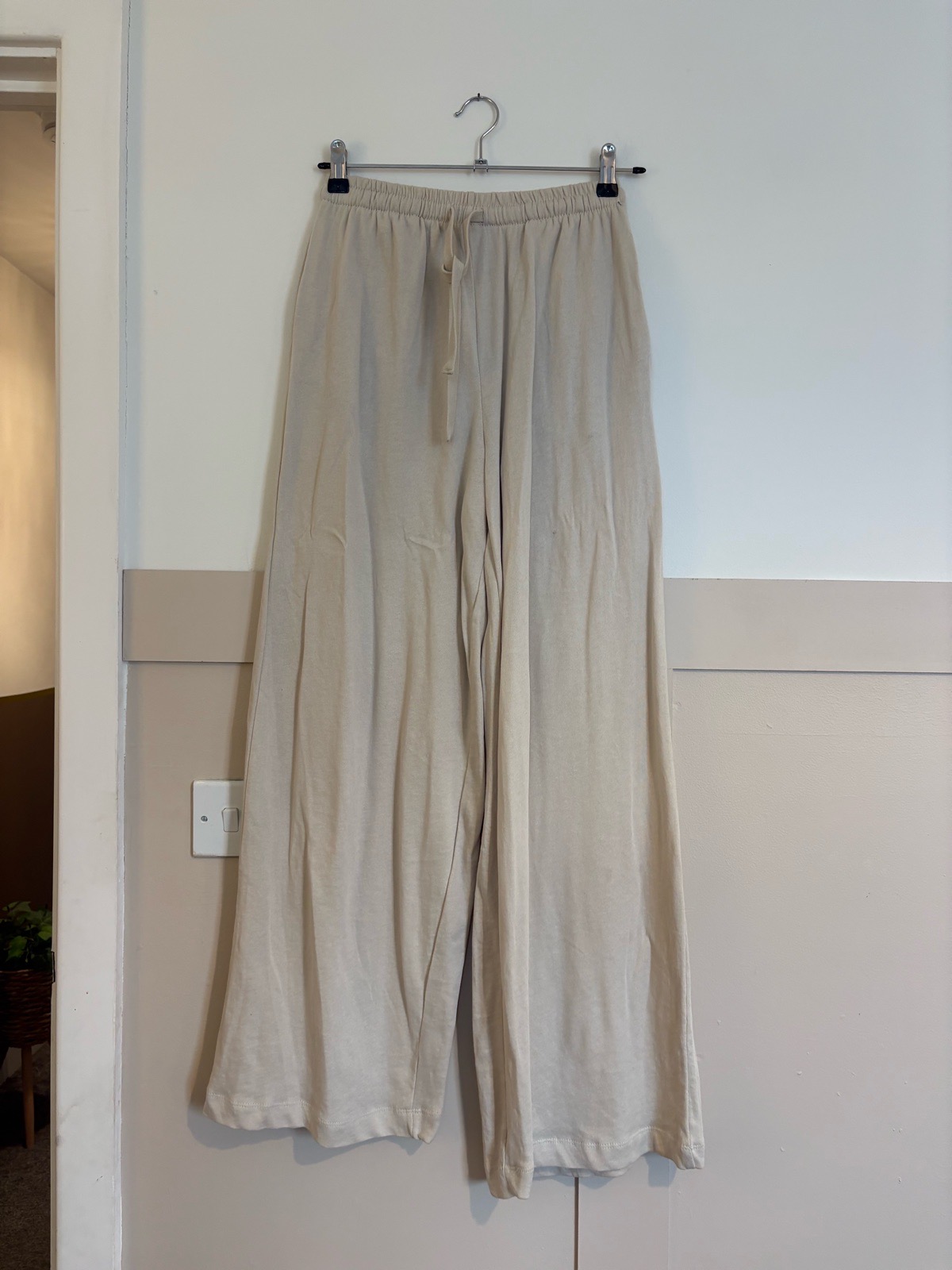 Zara beige wide leg trousers