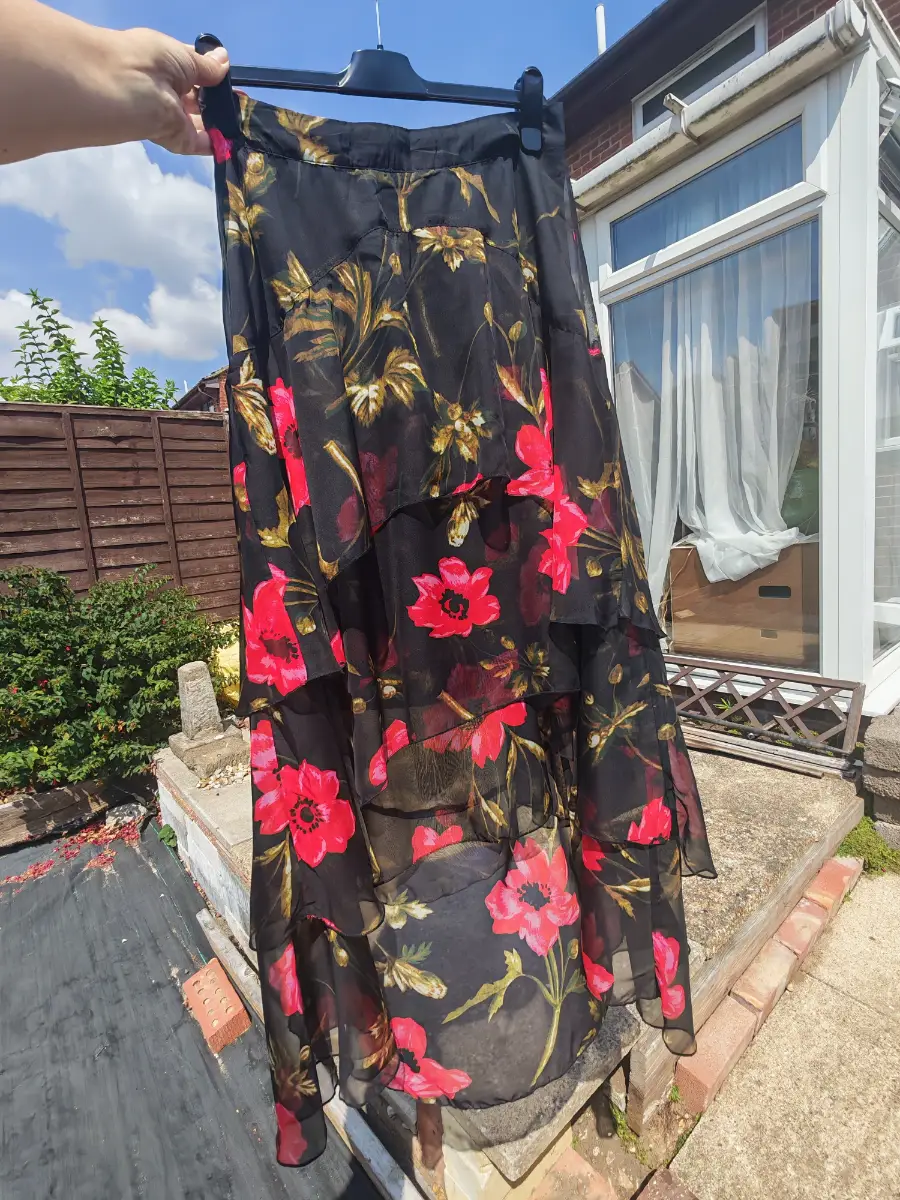 Y.A.S Black Red Poppy Floral High Low Ruffle Midi Maxi Skirt Size medium