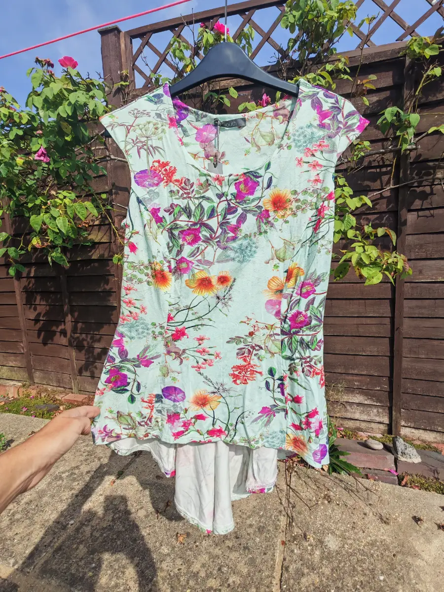 South Floral Asymmetric Dipped Hem Tunic Top Mint Green Cap Sleeve BNWT