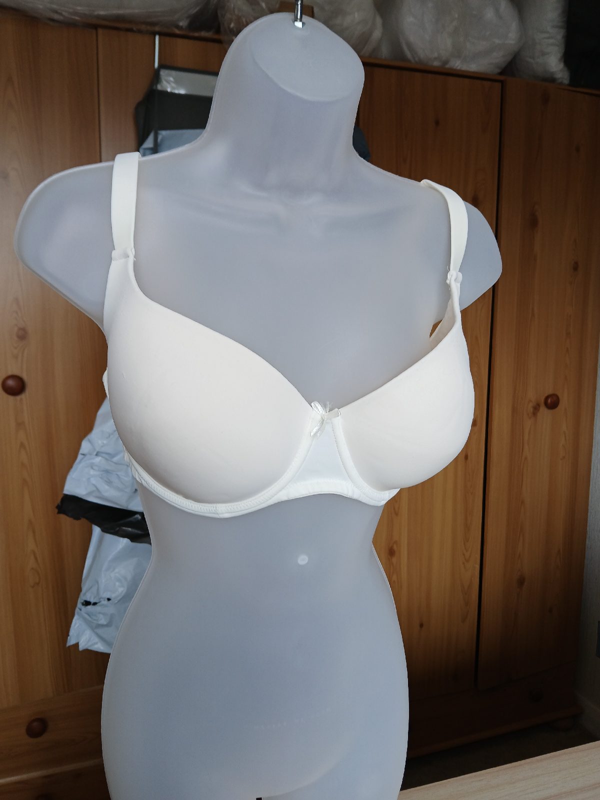 34DD bra