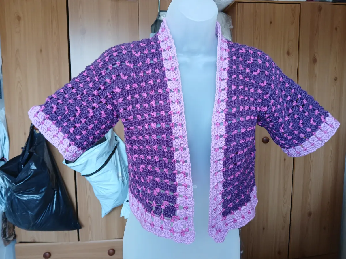 Short cardigan