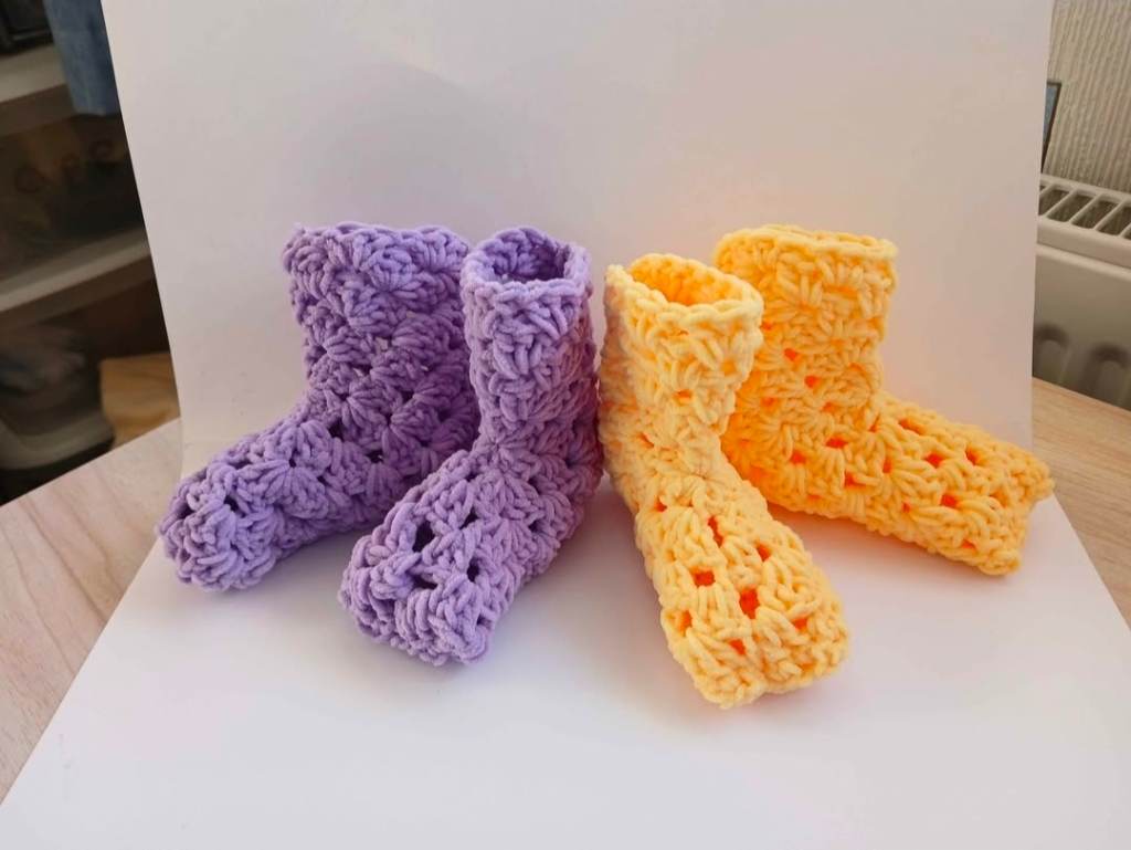 Baby socks yellow purple
