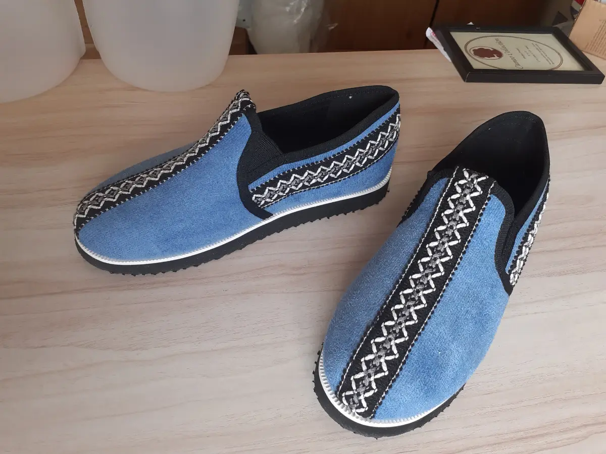Slippers blue black