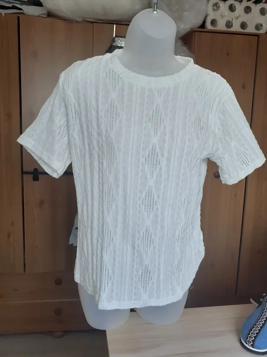 Top off white