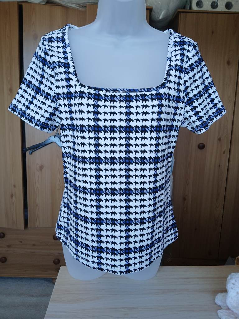 Short Sleeve top