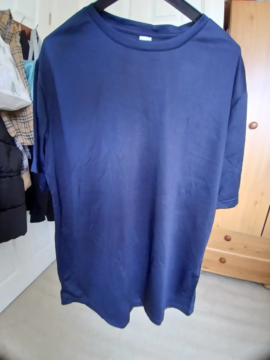 Navy t shirt