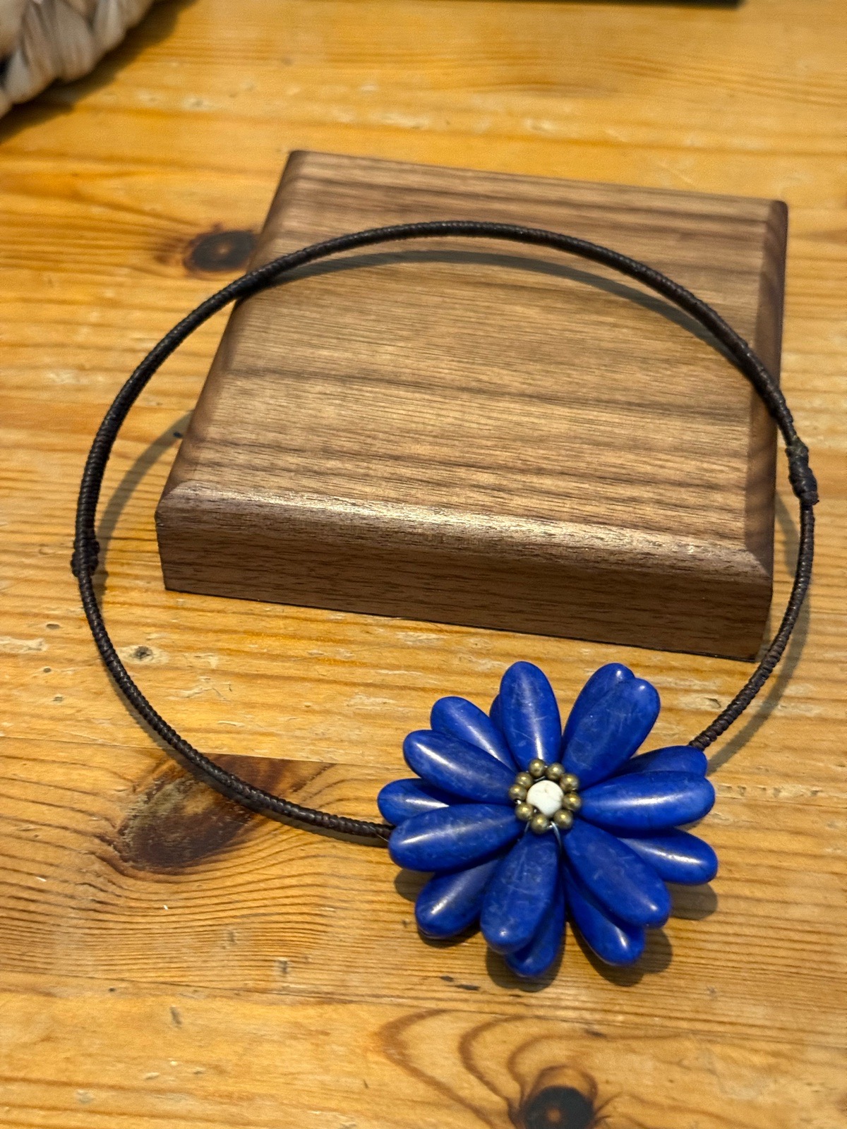 vintage blue flower adjustable choker style necklace