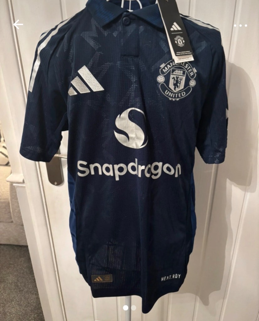 Manchester United players shirt