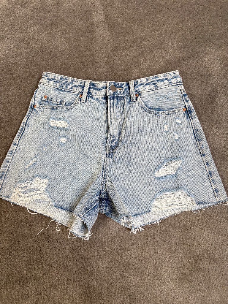 Stradivarius Mom distressed Denim Shorts Light Blue High Rise Size 10 Pockets