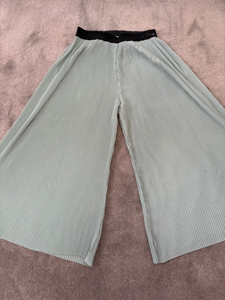 ZARA sage mint green plisse wide leg trousers